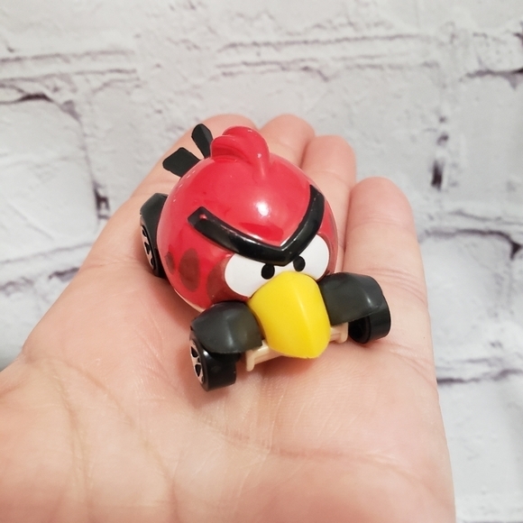 Hot Wheels Angry Birds Terence Cardinal Red Bird 2" Mini Racer Car Mattel 2012 - Picture 1 of 8